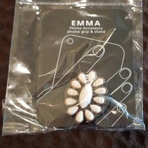 Cellphone pop sockets